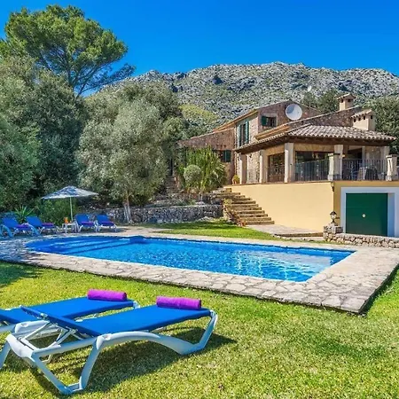 Tomas Villa Pollenca